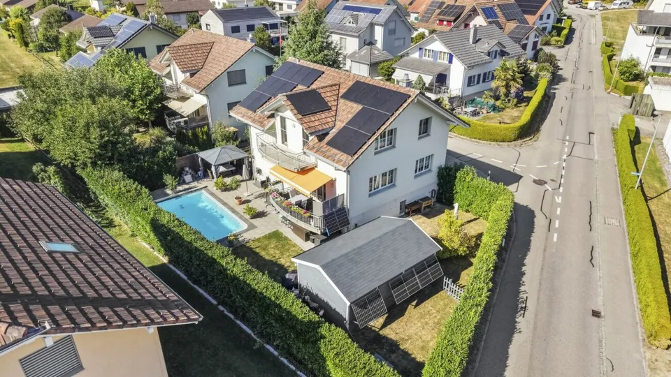 Espace pour la famille, retraites pour profiter et une piscine privée – photo 25 sur 25