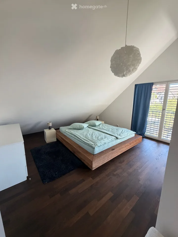 Bello e spazioso appartamento di maisonnette 5.5 locali a Opfikon