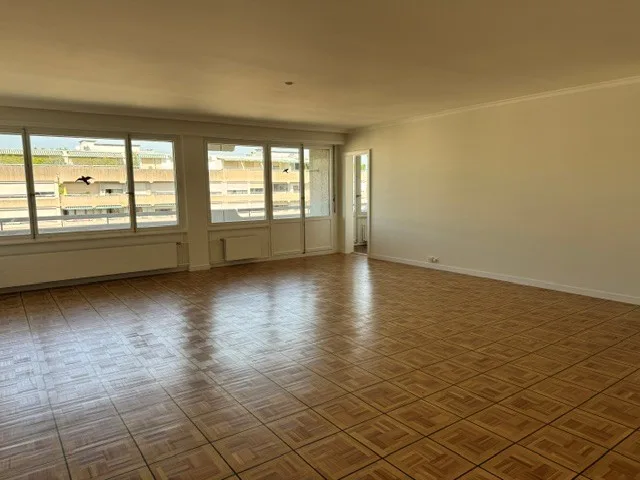 Ampio appartamento di 6 locali con balcone al 7° piano – Route de Florissant, Ginevra – foto 2 di 13