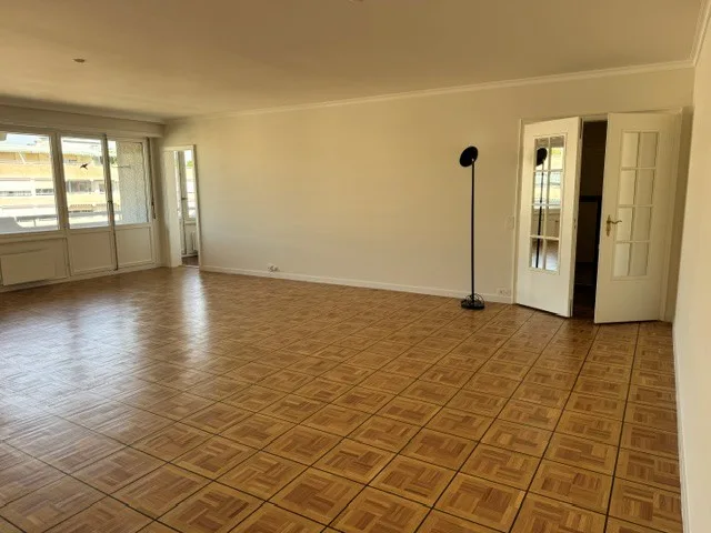 Ampio appartamento di 6 locali con balcone al 7° piano – Route de Florissant, Ginevra – foto 3 di 13