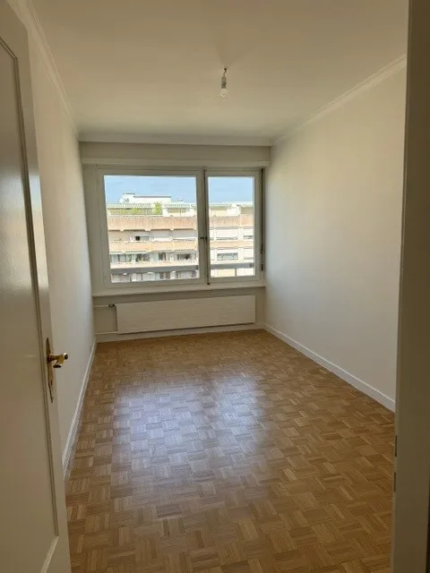 Ampio appartamento di 6 locali con balcone al 7° piano – Route de Florissant, Ginevra – foto 6 di 13