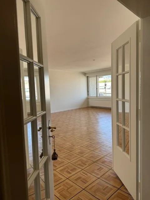 Ampio appartamento di 6 locali con balcone al 7° piano – Route de Florissant, Ginevra – foto 7 di 13