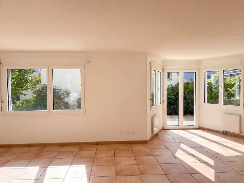Idyllische Gartenwohnung mit Seesicht