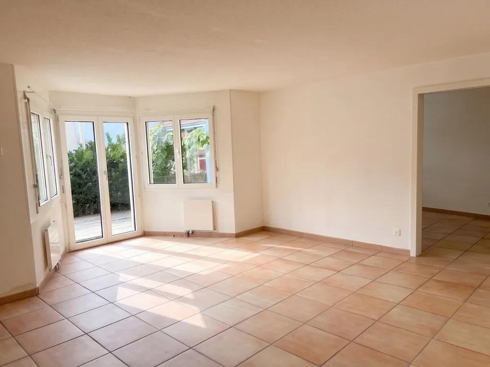 Idyllische Gartenwohnung mit Seesicht