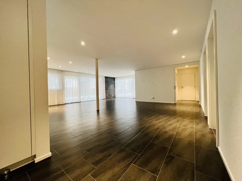 Grosszügiges Familienzuhause mit Gartensitzplatz und Wohnkomfort