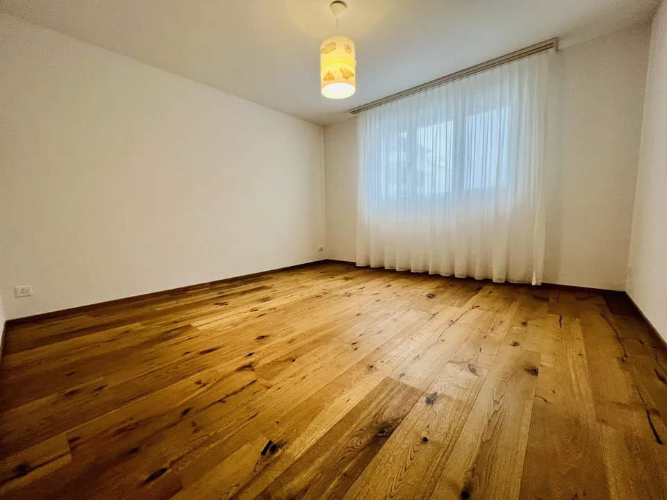 Grosszügiges Familienzuhause mit Gartensitzplatz und Wohnkomfort