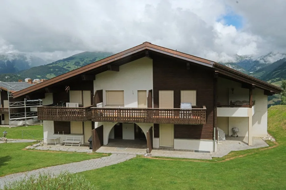 Living and enjoying in Valata/Obersaxen Mundaun, with ski-in and ski-out – photo 9 of 11