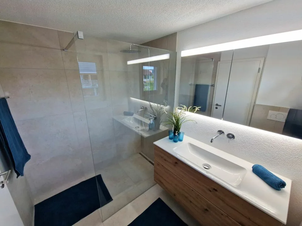 Kernsaniertes 4.5-Zimmer-Doppeleinfamilienhaus mit Garten & Garage in Widnau – Foto 9 von 13