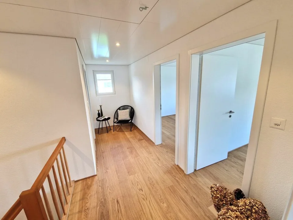 Kernsaniertes 4.5-Zimmer-Doppeleinfamilienhaus mit Garten & Garage in Widnau – Foto 7 von 13