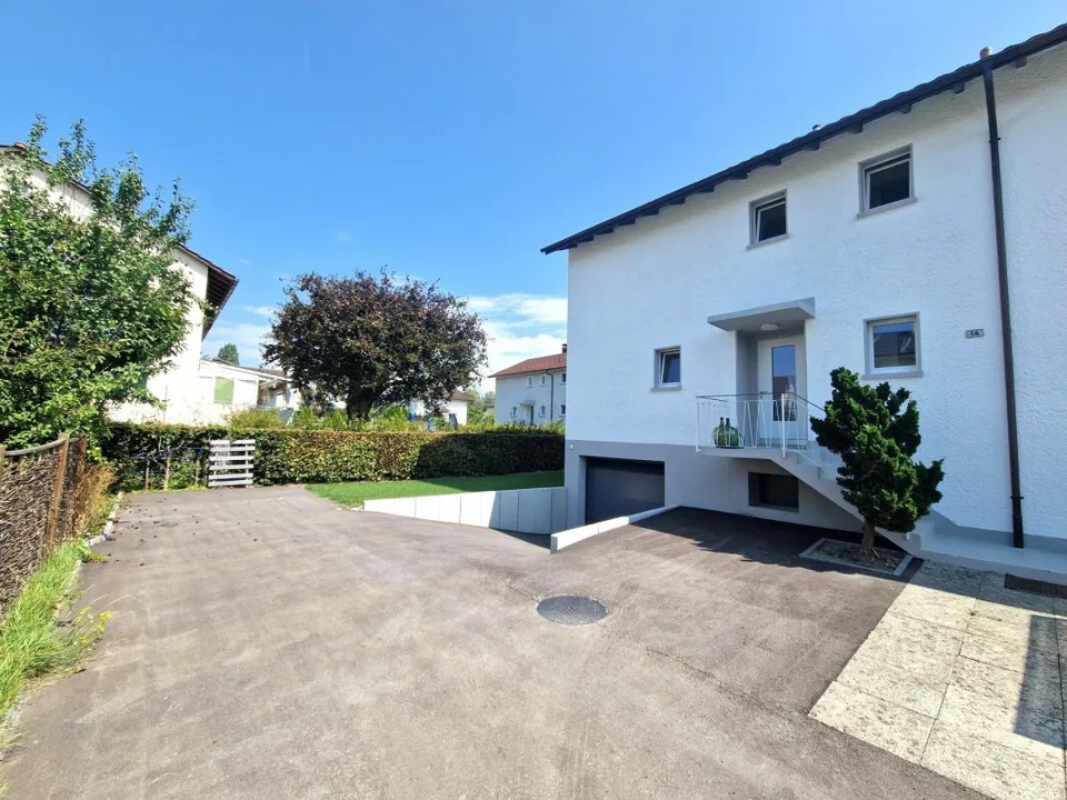 Kernsaniertes 4.5-Zimmer-Doppeleinfamilienhaus mit Garten & Garage in Widnau – Foto 12 von 13