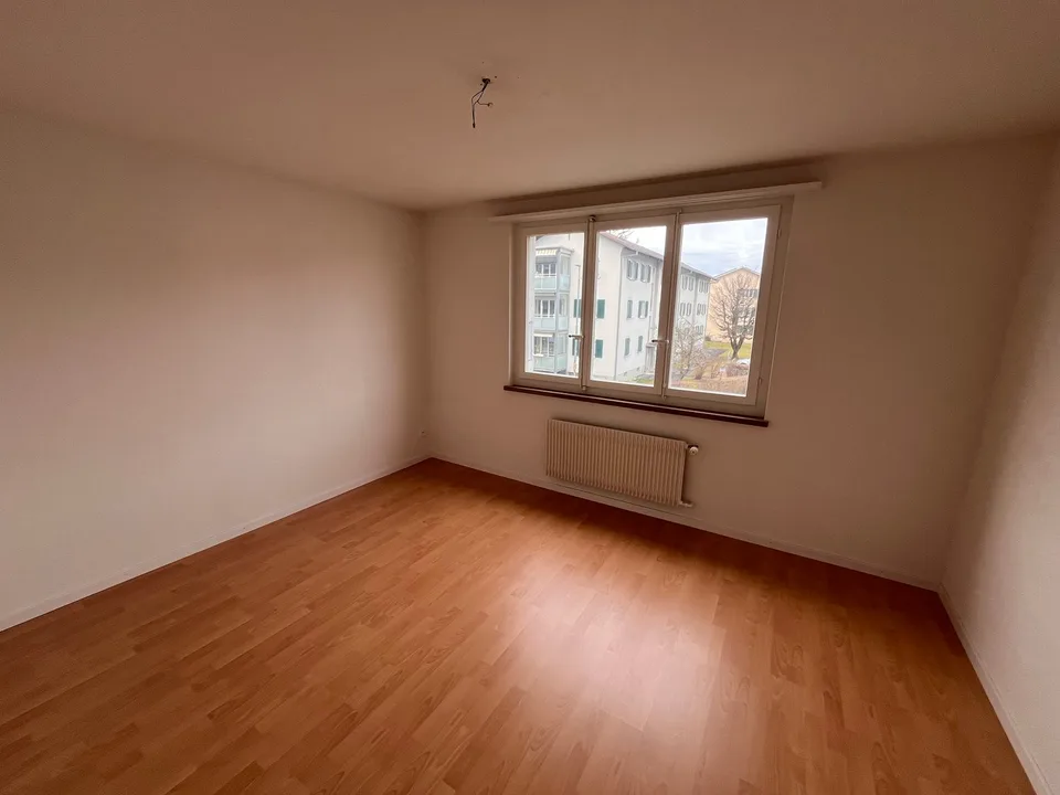 Bright 3-room apartment with balcony in Thun – available from December 2026