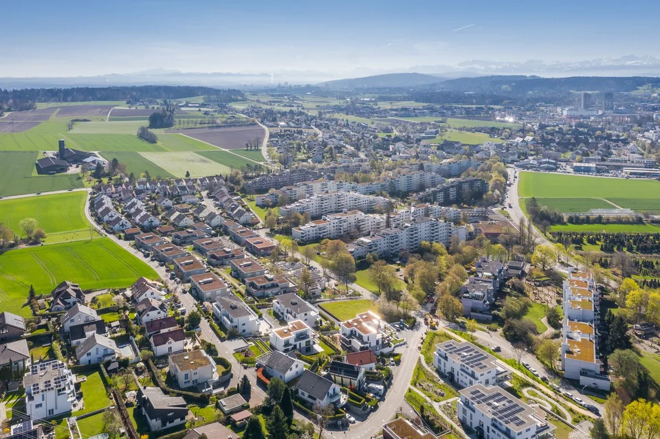 Entwicklungspotenzial an attraktiver Lage in Adlikon bei Regensdorf – foto 2 di 2