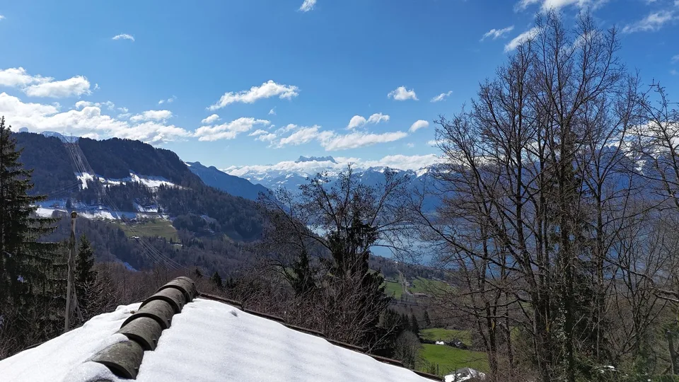 Affascinante chalet con vista, nel cuore della natura a Blonay – foto 2 di 11
