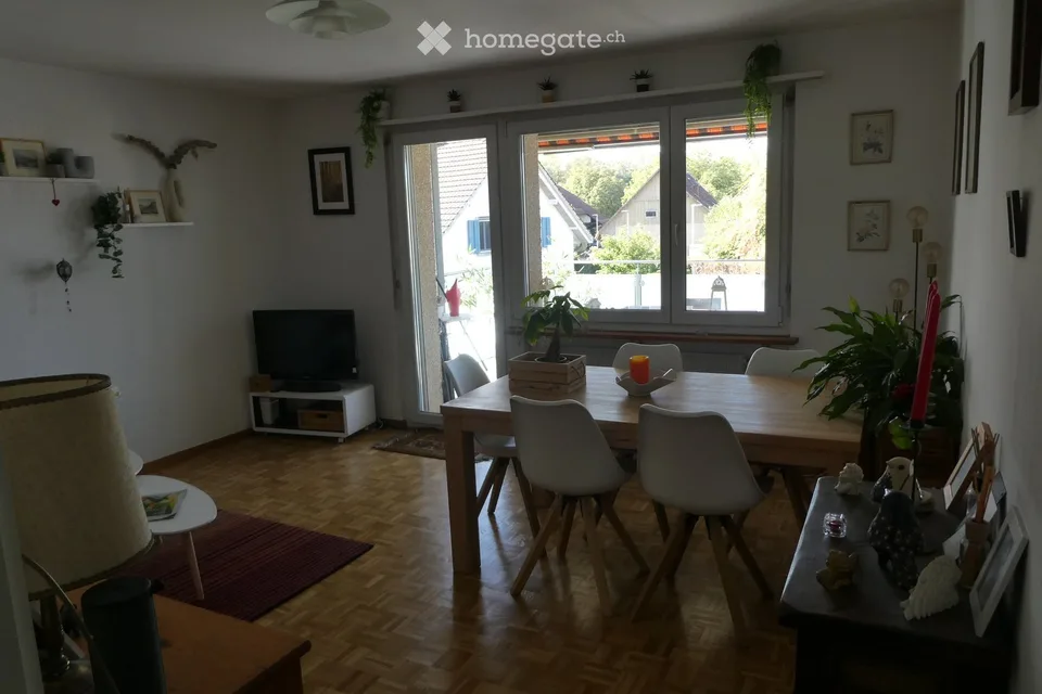 Bel appartement 3 pièces au 2ème étage avec grand balcon dans un endroit ensoleillé et calme