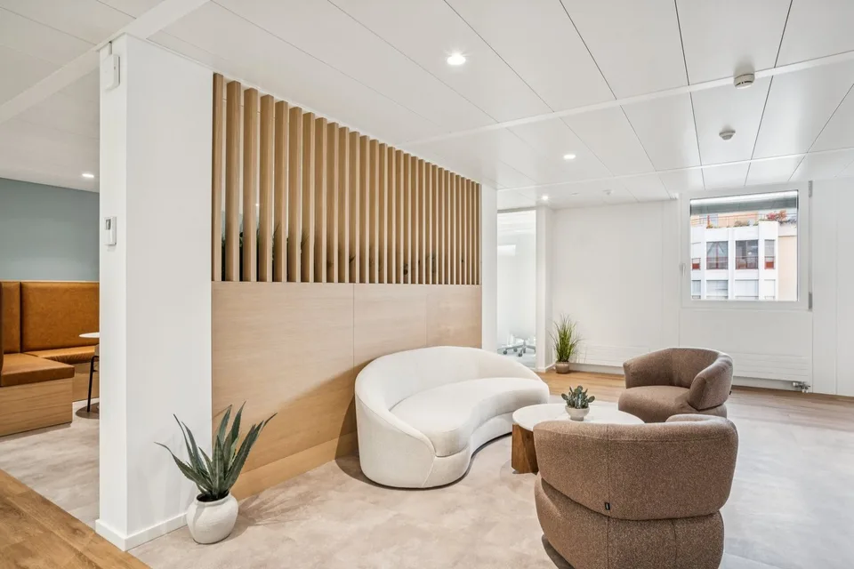 Bureau élégant et lumineux pour 1 à 3 personnes – photo 8 sur 17