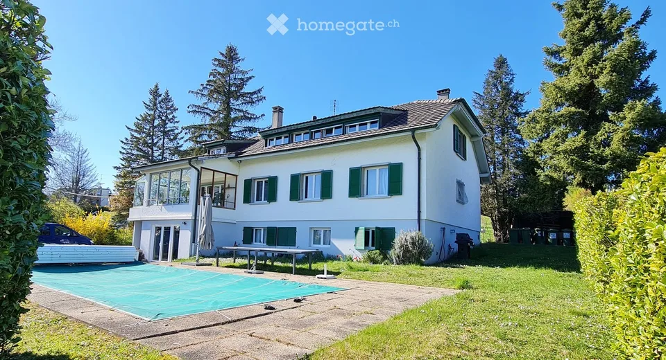 Geräumige 6.5-Zimmer-Wohnung mit Pool und Bergblick in Confignon