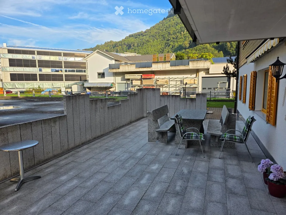 Charmant appartement 4.5 pièces dans l'idyllique Muotathal – situation calme avec panorama montagnard