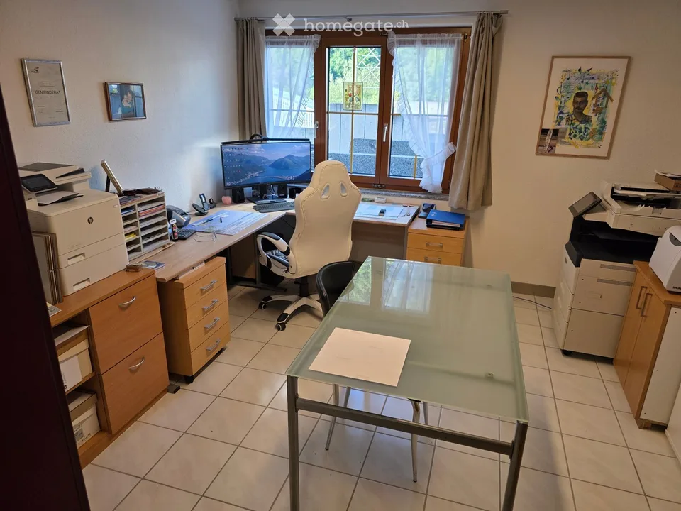 Charmant appartement 4.5 pièces dans l'idyllique Muotathal – situation calme avec panorama montagnard