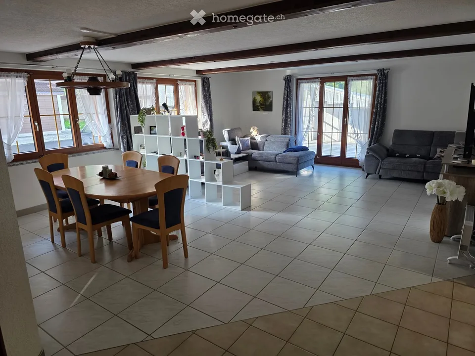Charmant appartement 4.5 pièces dans l'idyllique Muotathal – situation calme avec panorama montagnard