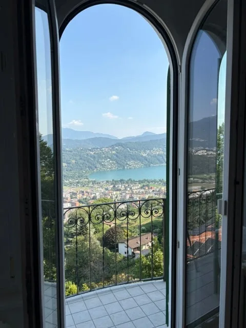 Elegante villa ticinese 5.5 locali con vista panoramica a Gaggio di Bioggio – foto 16 di 30