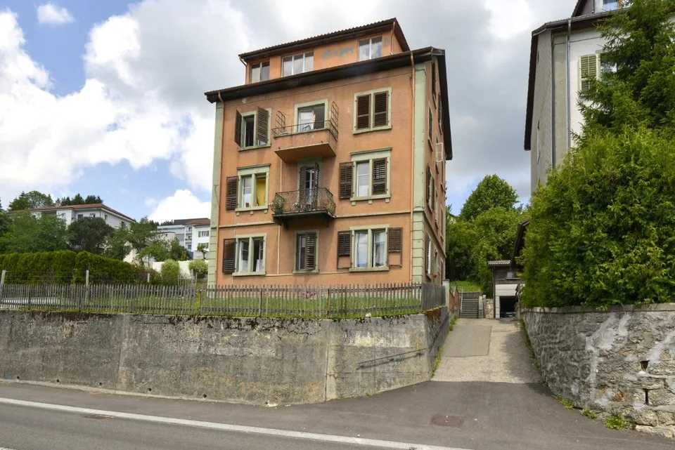 Edificio residenziale di 15 locali nel centro di Tramelan – foto 2 di 13