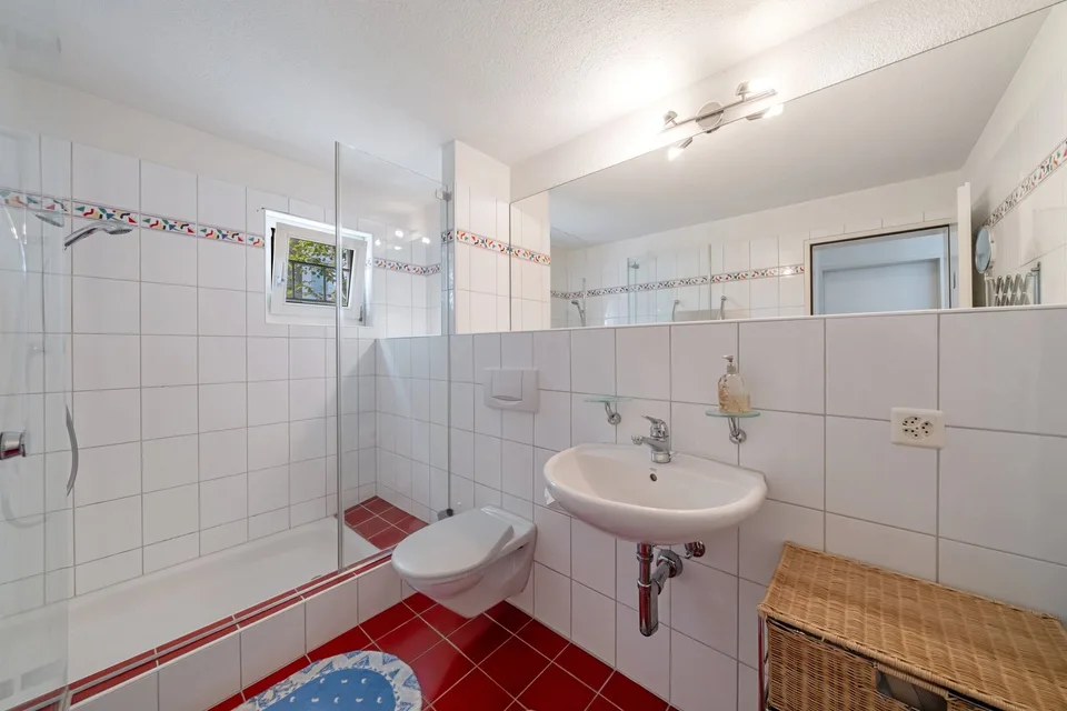 Charmantes 5.5-Zimmer-Doppeleinfamilienhaus an ruhiger Lage in Horgen – Foto 10 von 23