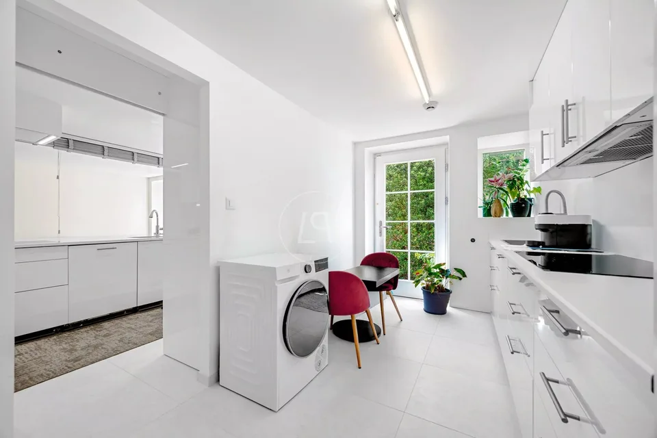 Elegantes Wohnhaus mit Charakter in einer grünen Umgebung ? Bellevue, rechte Seite – Foto 9 von 13