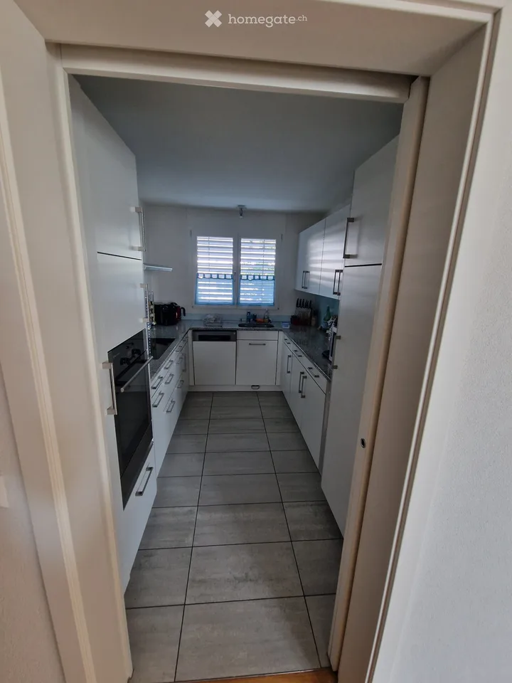 Bright 4.5-room apartment with balcony and mountain view in Hausen am Albis