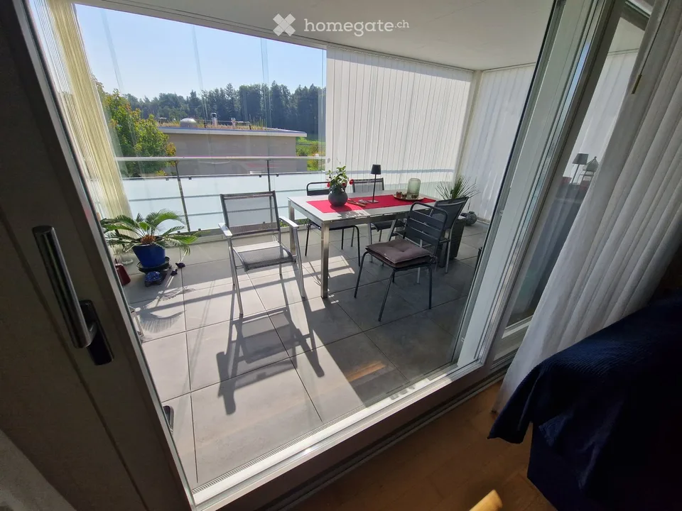 Bright 4.5-room apartment with balcony and mountain view in Hausen am Albis