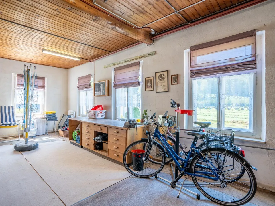 Casa unifamiliare 6 locali con possibilità di costruire un appartamento per anziani / spazi commerciali – foto 9 di 11