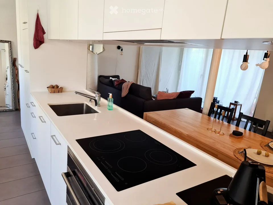 Möblierte 2.5 Zi-Parterre Wohnung mit Garten zentrale Lage – Foto 3 von 5