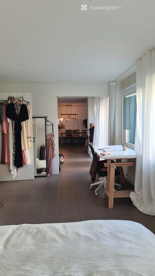 Möblierte 2.5 Zi-Parterre Wohnung mit Garten zentrale Lage – Foto 4 von 5