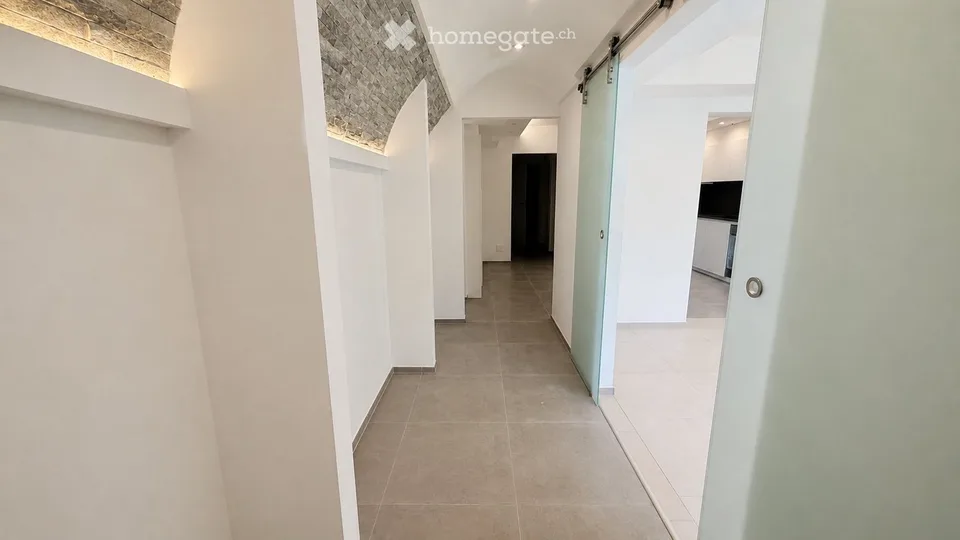 Elegante appartement 4,5 pièces avec vue splendide sur le lac à Capolago