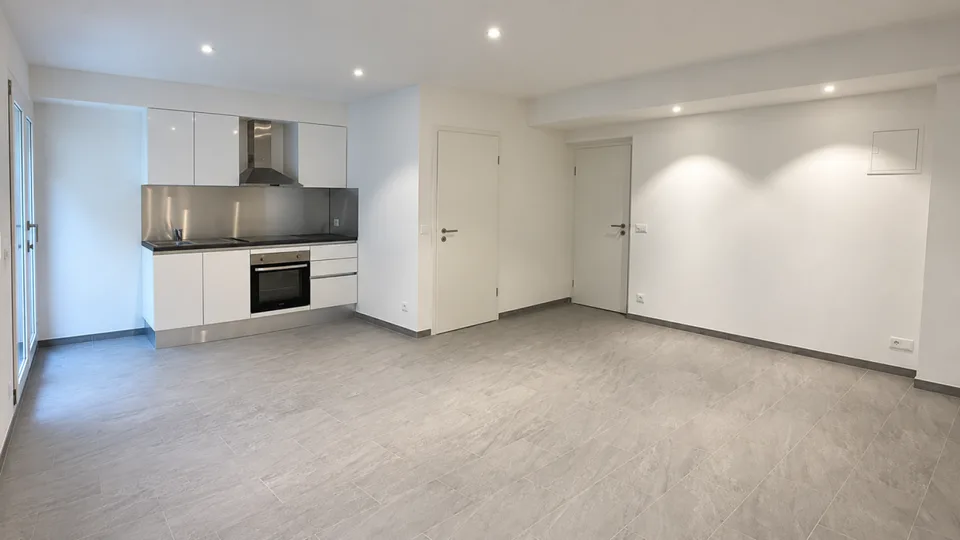 DANS UN QUARTIER RESIDENTIEL