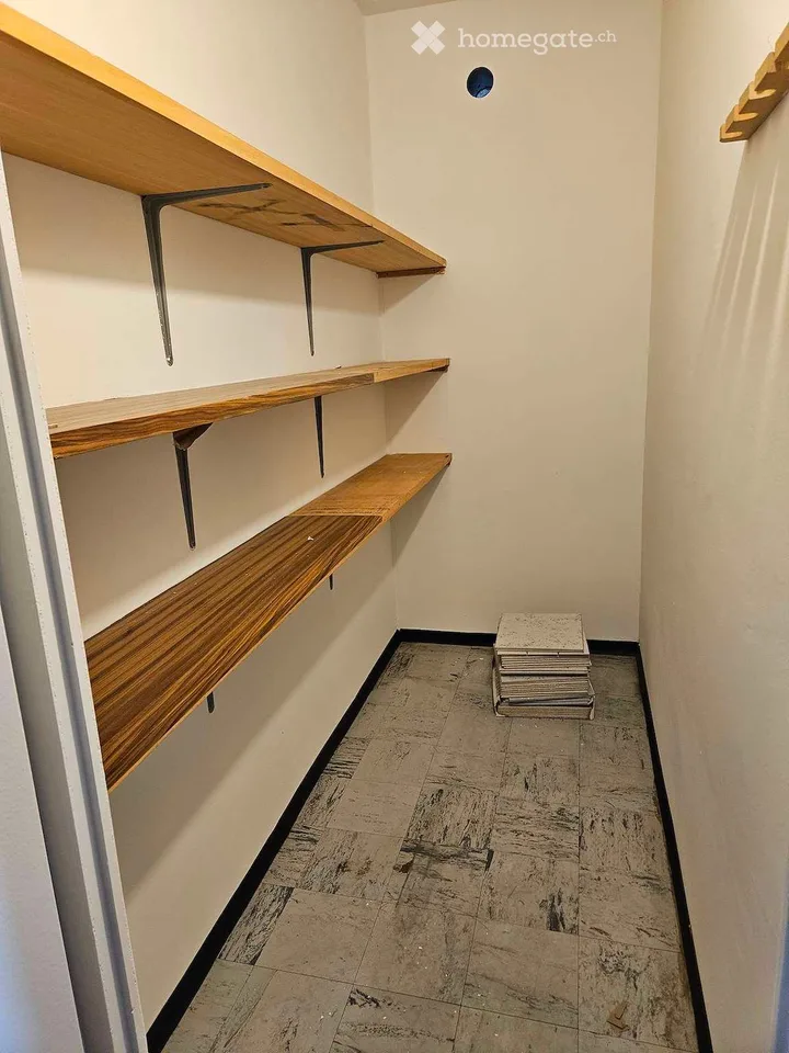 Helle 3.5-Zimmer-Wohnung mit Balkon in Engstringen – ab sofort verfügbar oder nach Vereinbarung