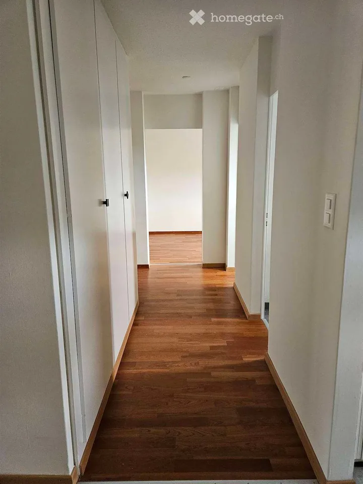 Helle 3.5-Zimmer-Wohnung mit Balkon in Engstringen – ab sofort verfügbar oder nach Vereinbarung