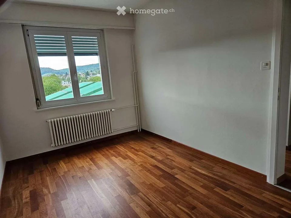 Helle 3.5-Zimmer-Wohnung mit Balkon in Engstringen – ab sofort verfügbar oder nach Vereinbarung
