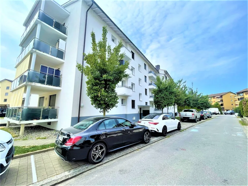 Appartements modernes 2.5 pièces avec lave-linge/sèche-linge à côté d'Emmencenter