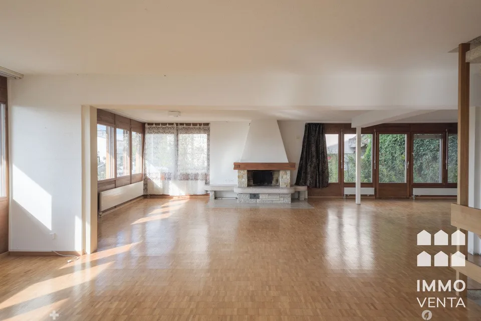 Semi-detached house without design with roof terrace overlooking Biel – foto 6 di 11