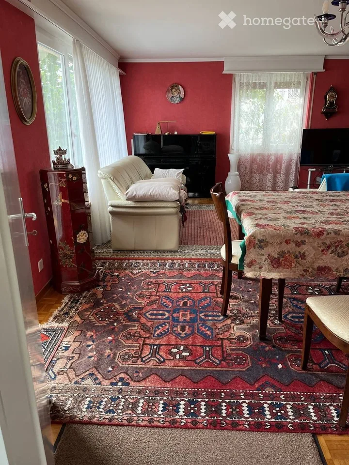 Casa familiare affascinante di 5,5 locali a Buchs AG – disponibile da ottobre 2026