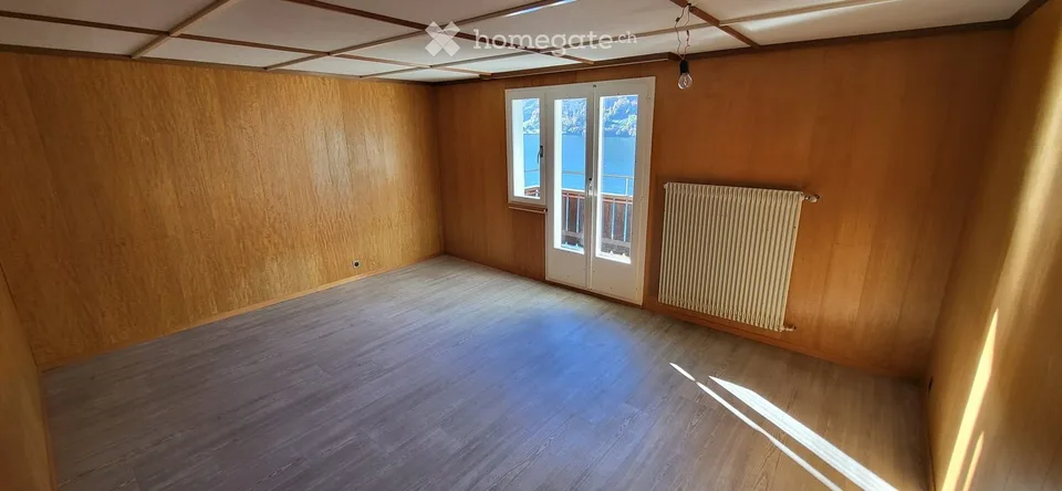 Charming 3.5-room apartment with a dreamy lake view in Lungern