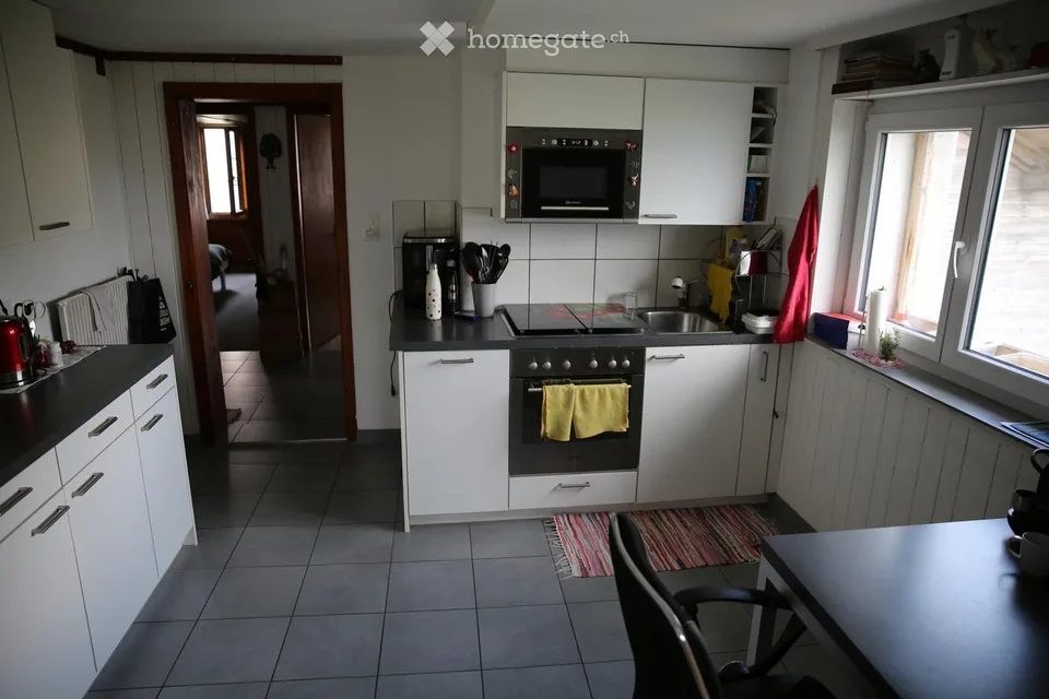 4 bedroom apartment in old Valais house with large surroundings for rent