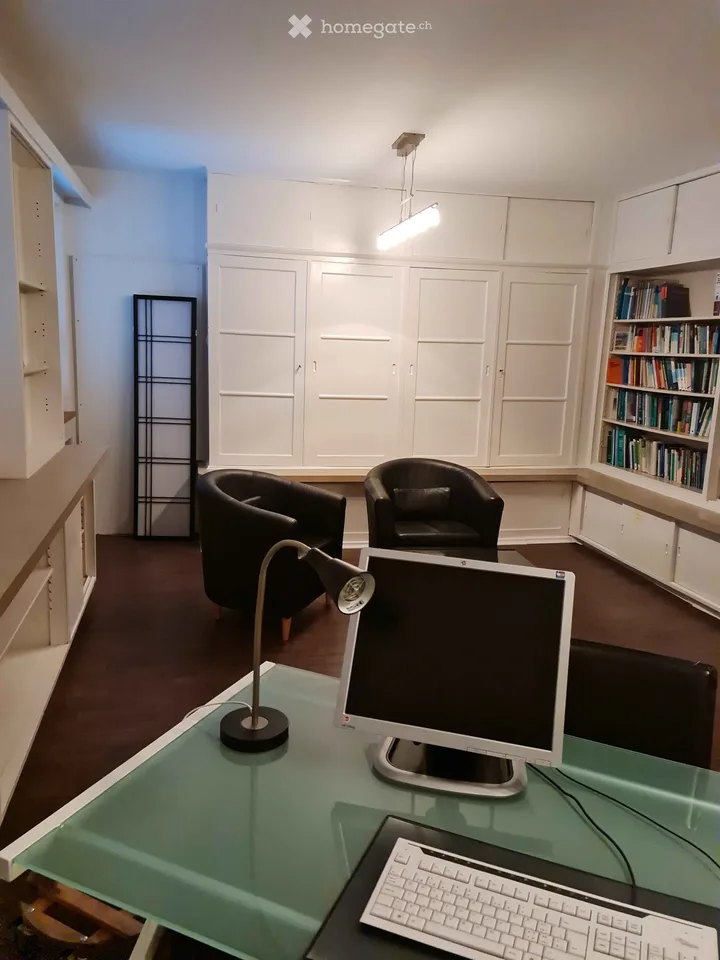 Appartamento 6 locali 150 m², altezza della stanza 2,7 metri - Centro Herisau - Balcone, stanza del camino, giardino, parcheggio