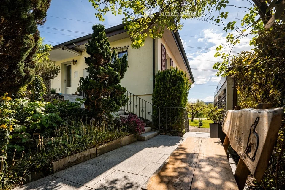 Charming single-family house with large garden and plenty of privacy – AVAILABLE FOR RENT FOR A LIMITED TIME