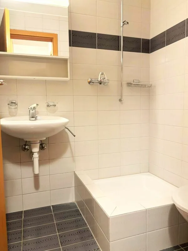 *RESERVIERT* Grosszügige 5.5-Zimmerwohnung in ruhiger, grüner Wohnlage – Foto 12 von 19