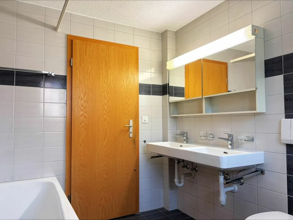 *RESERVIERT* Grosszügige 5.5-Zimmerwohnung in ruhiger, grüner Wohnlage – Foto 10 von 19