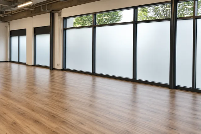 Attractive commercial space on the ground floor – Wohlen AG – photo 13 of 18
