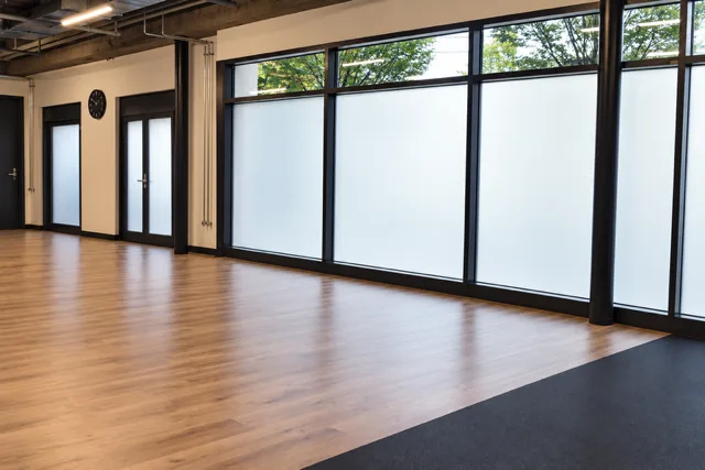 Attractive commercial space on the ground floor – Wohlen AG – photo 9 of 18