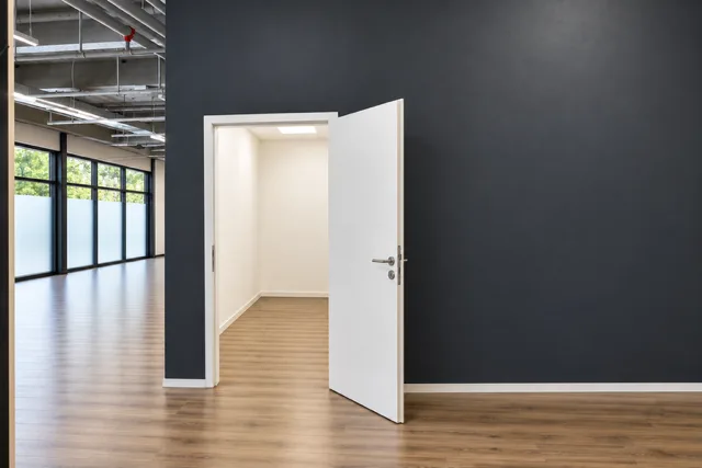 Attractive commercial space on the ground floor – Wohlen AG – photo 8 of 18