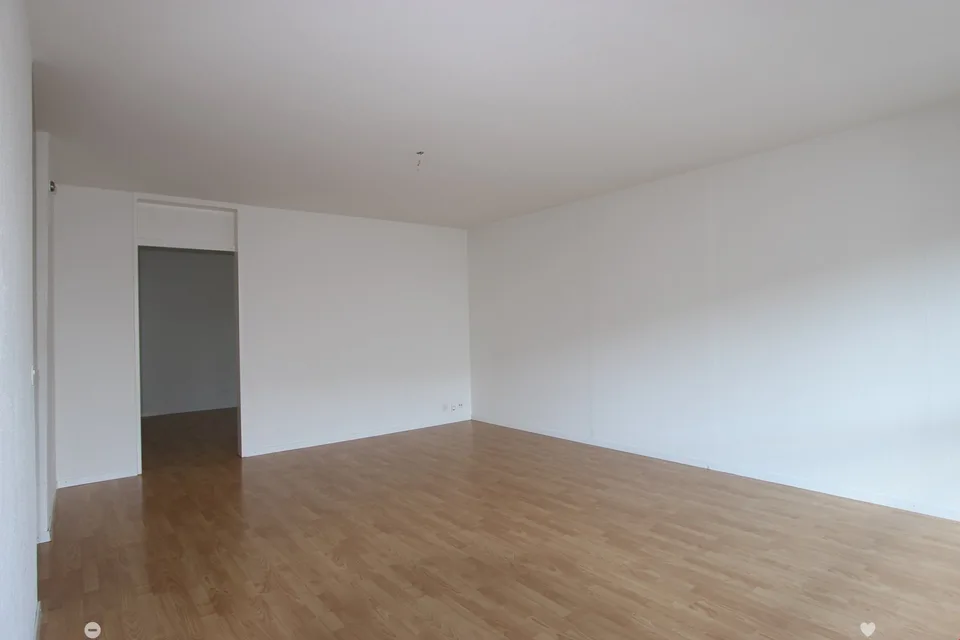 Helle 2-Zimmer-Wohnung mit Balkon und schöner Aussicht in Biel/Bienne